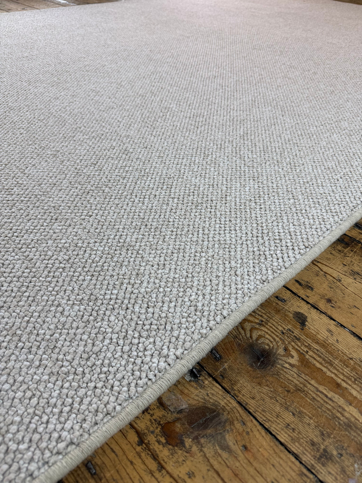 Oyster 100% polypropylene rug 199cm x 300cm