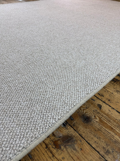 Oyster 100% polypropylene rug 199cm x 300cm