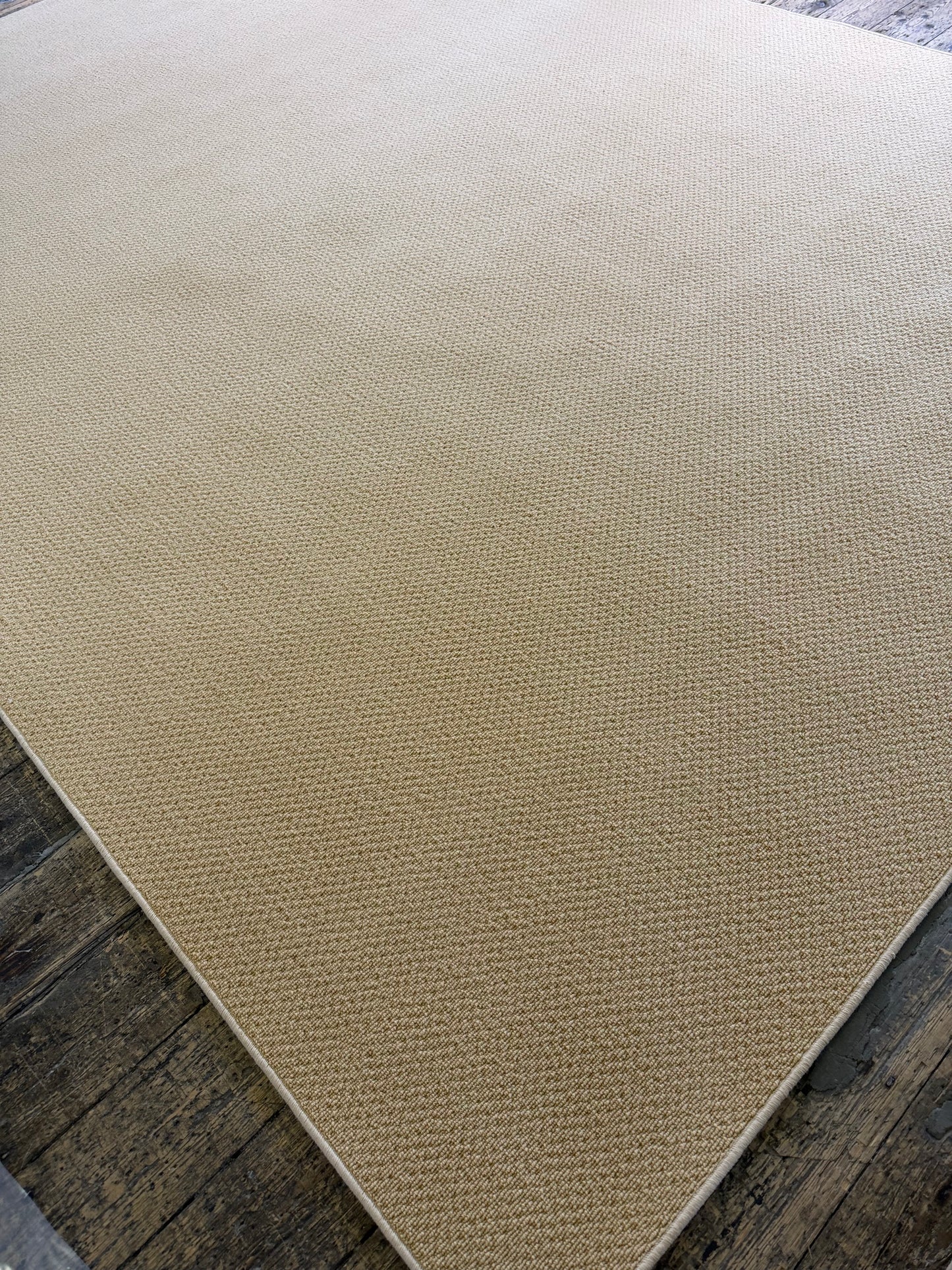 Honeycomb 100% wool rug 276cm x 398cm