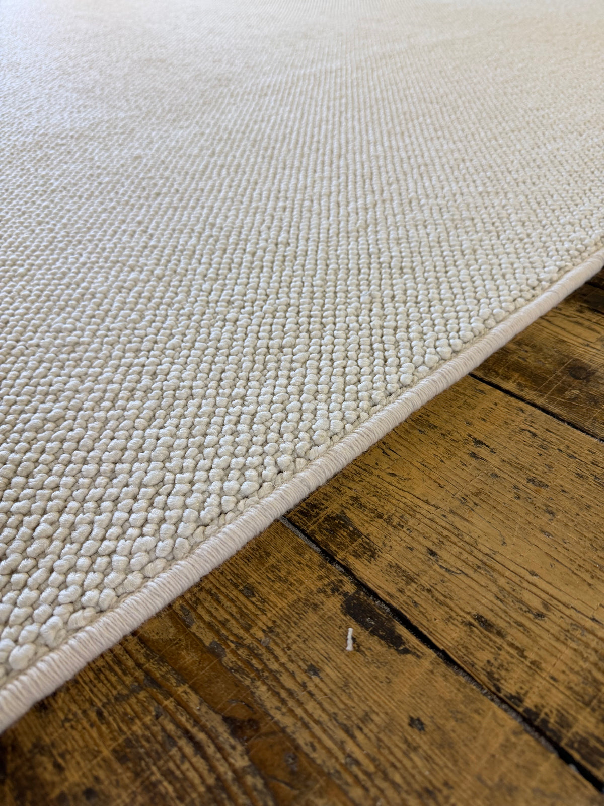 Pearl ivory 100% polypropylene rug 226cm x 324cm