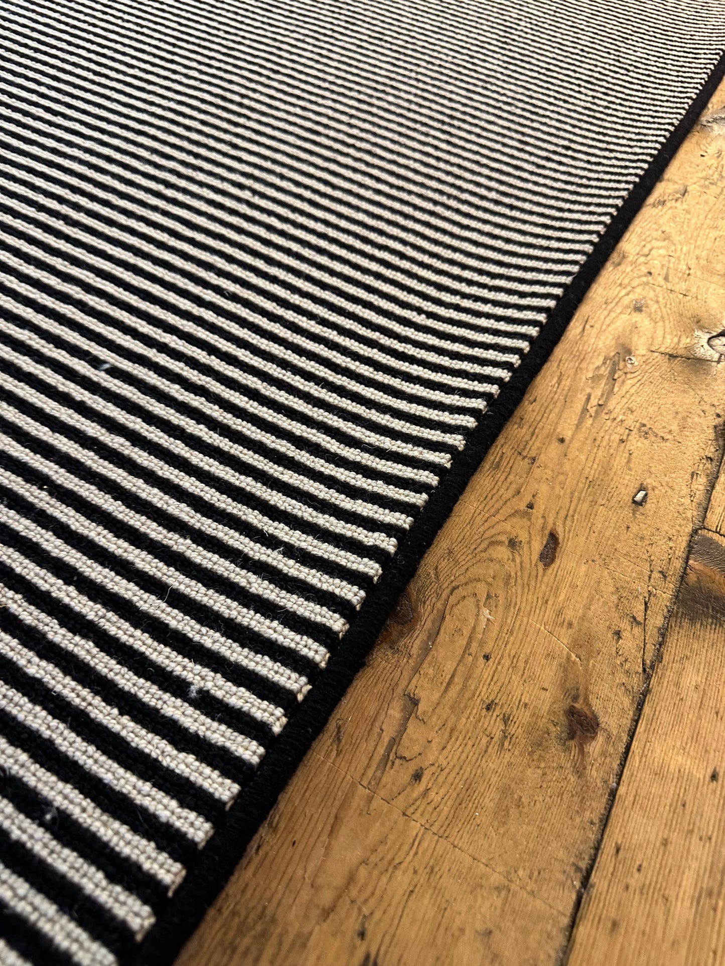 Oreo 100% wool rug 199cm x 235cm