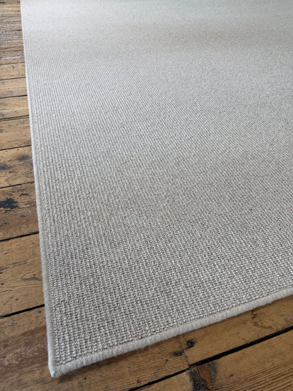 Hessian 100% wool rug 236cm x 328cm