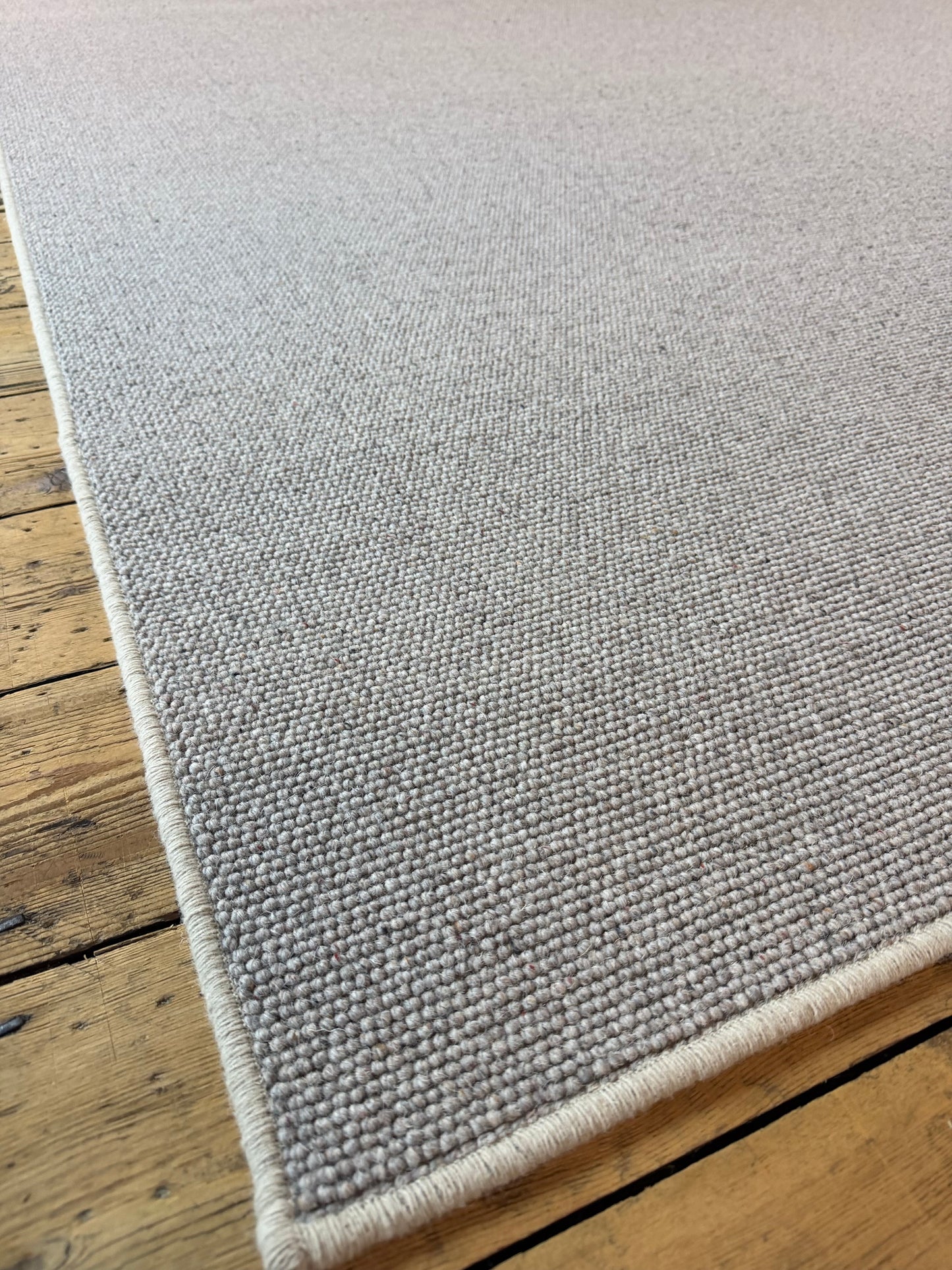 Dapple 100% wool rug 206cm x 305cm