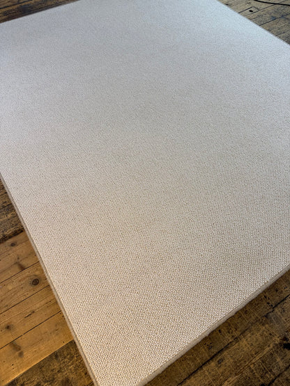 Snow 100% polypropylene rug 210cm x 254cm