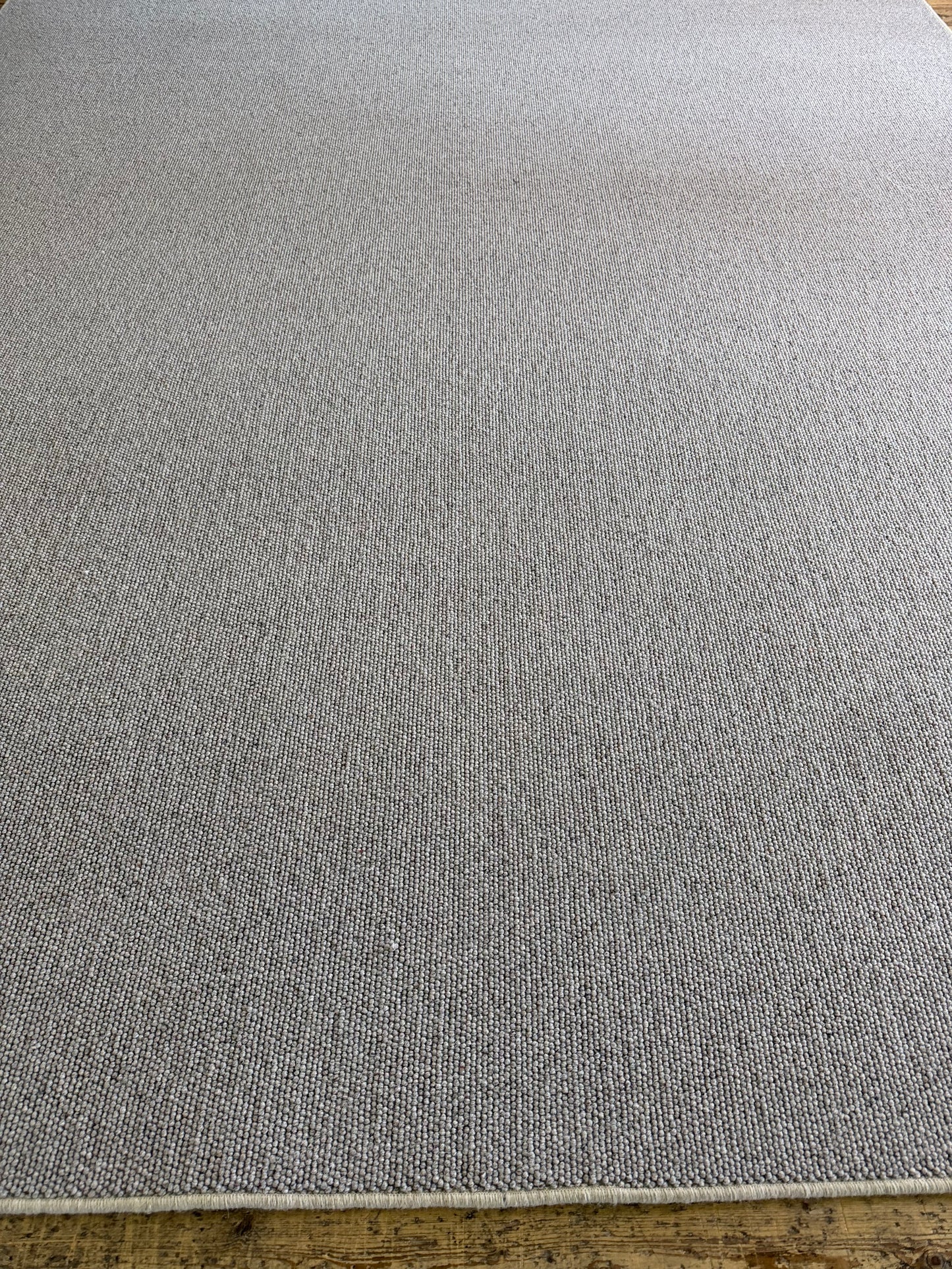 Pewter 100% wool rug 274cm x 358cm