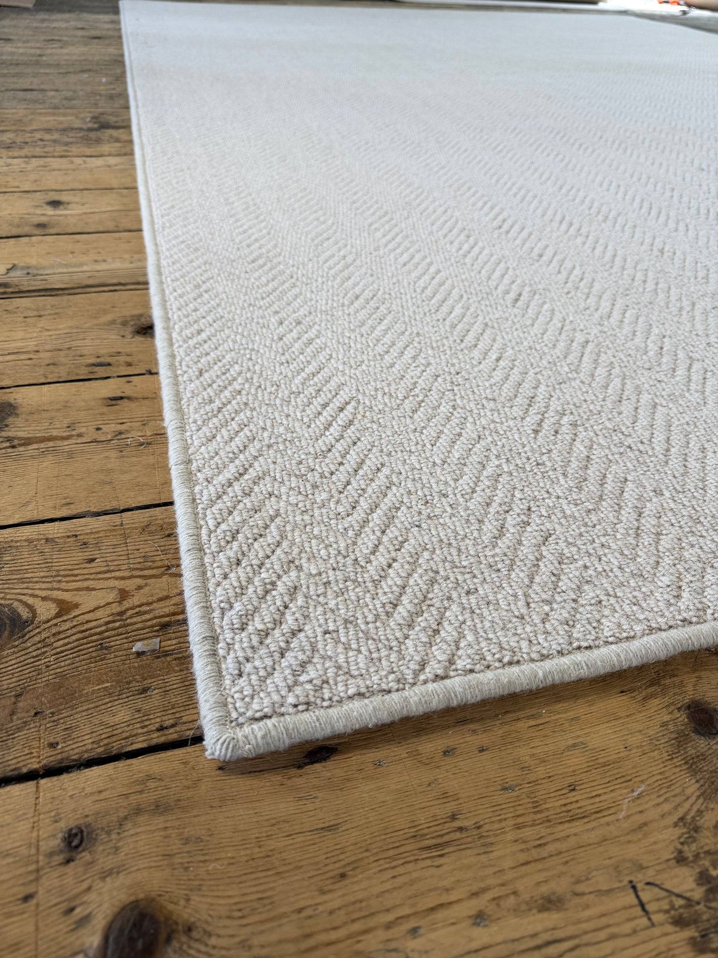 Oxford tone herringbone 100% wool rug 250cm x 349cm