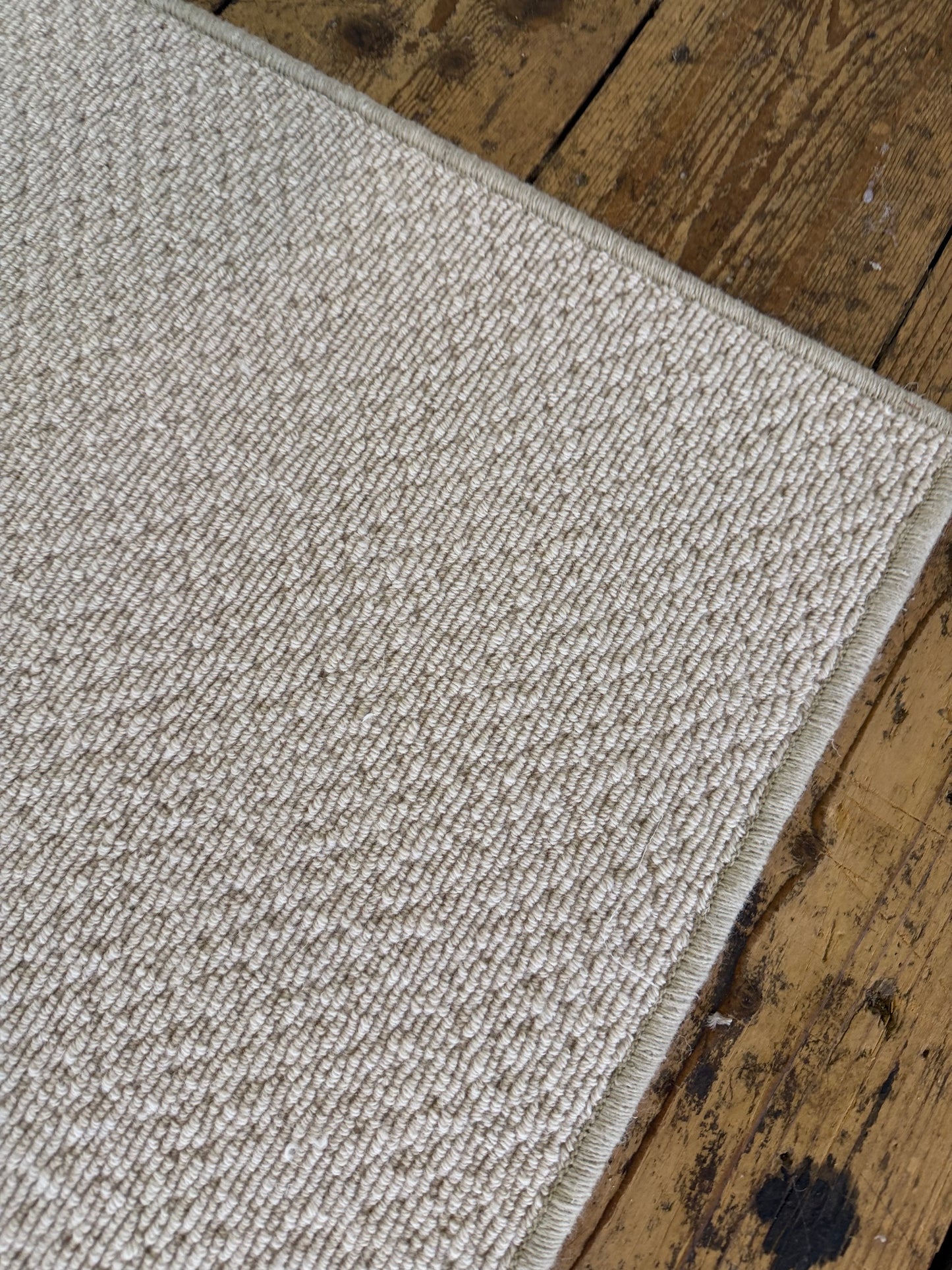 Tones 100% wool rug 260cm x 372cm