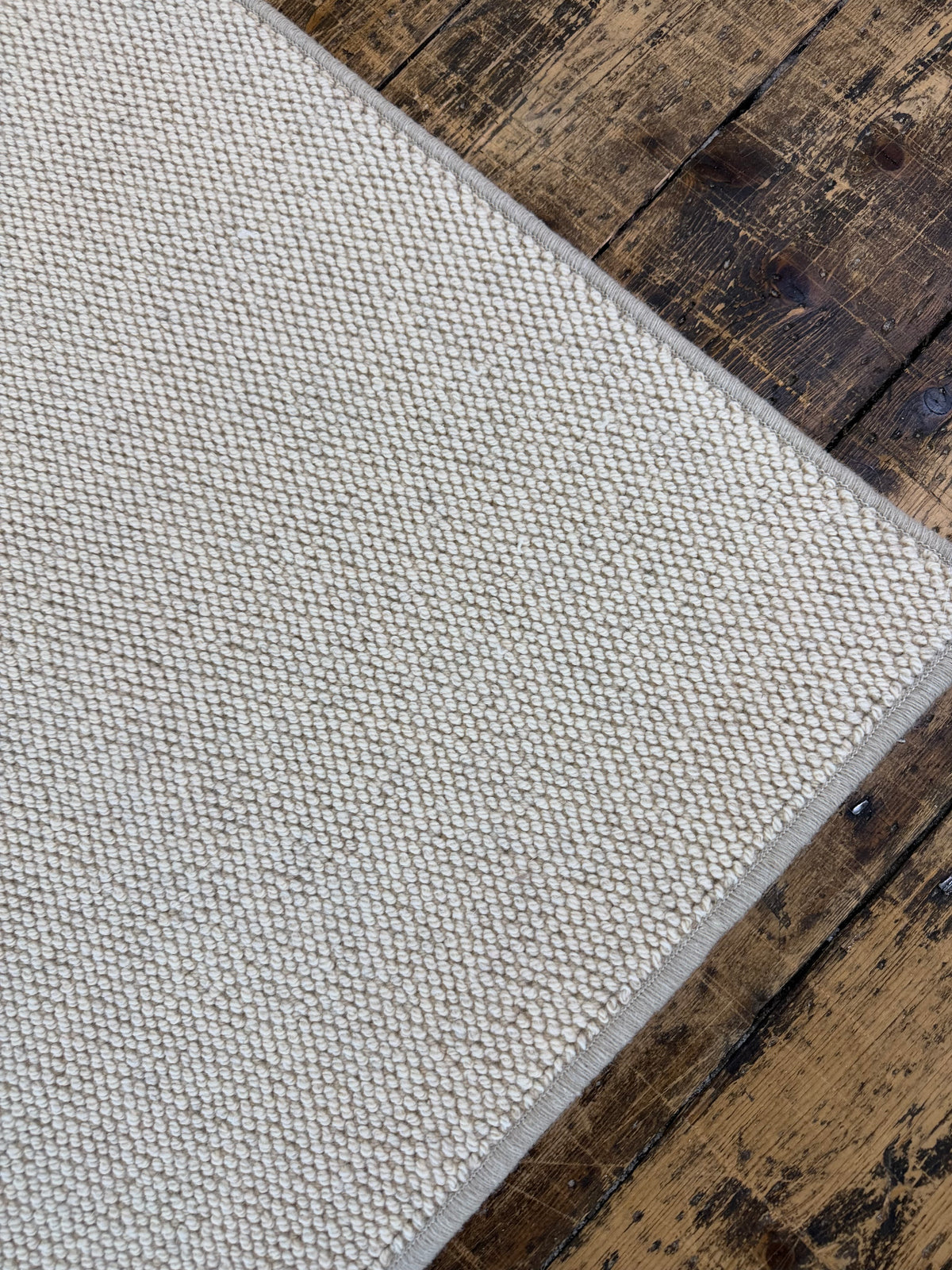 Eagle 100% undyed wool rug 200cm x 250cm
