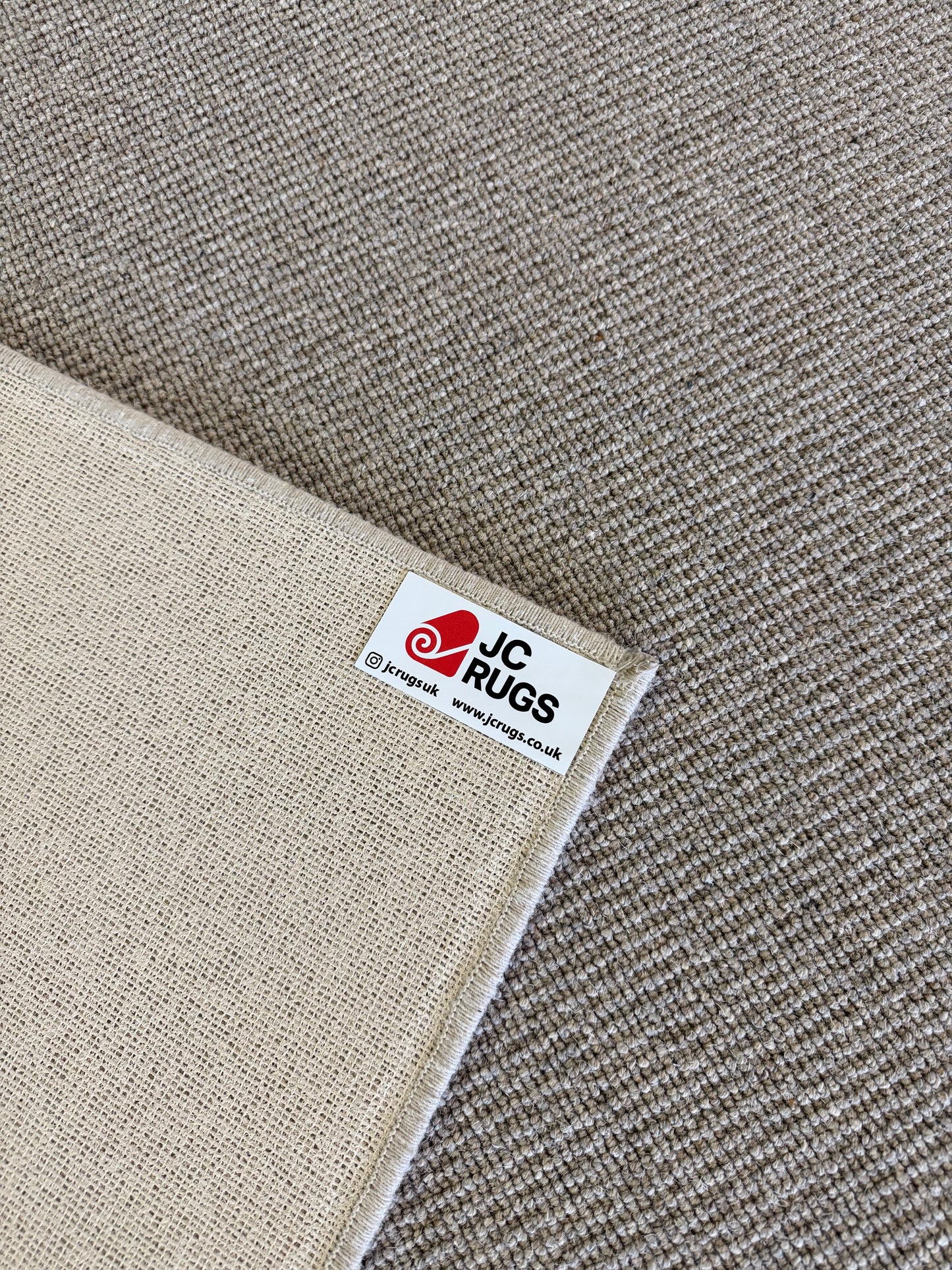 Flaxen 100% wool rug 200cm x 267cm