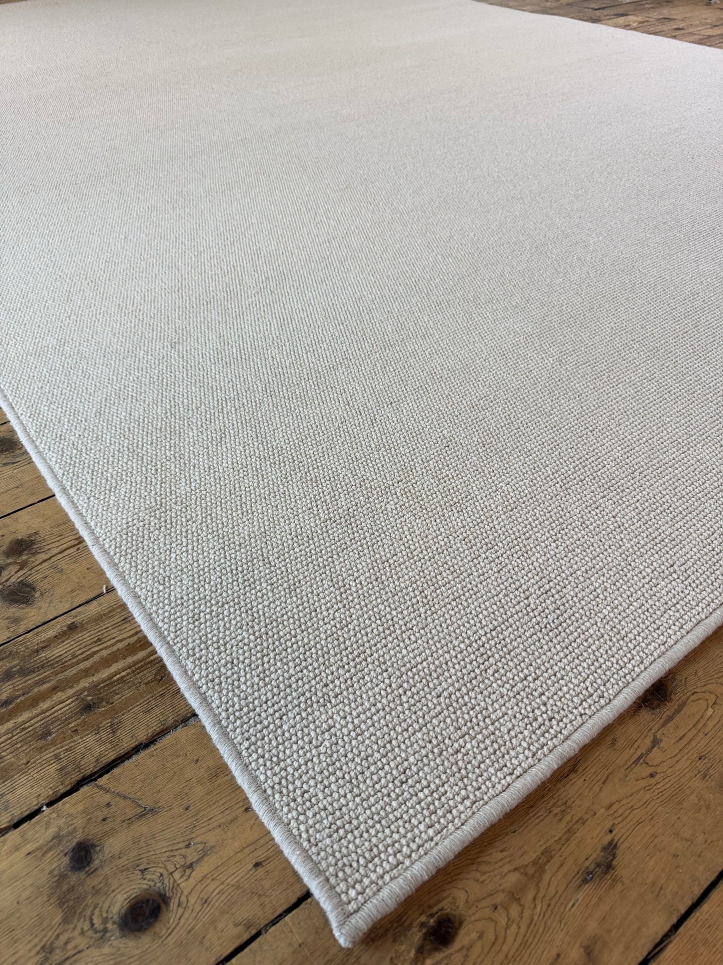 Royal view 100% wool rug 248cm x 368cm