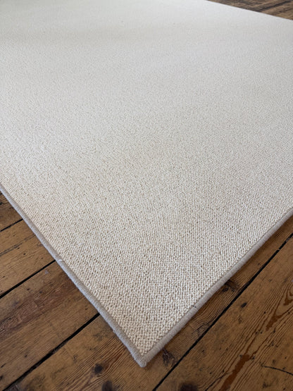 Blanc ivorie 100% wool rug 238cm x 350cm