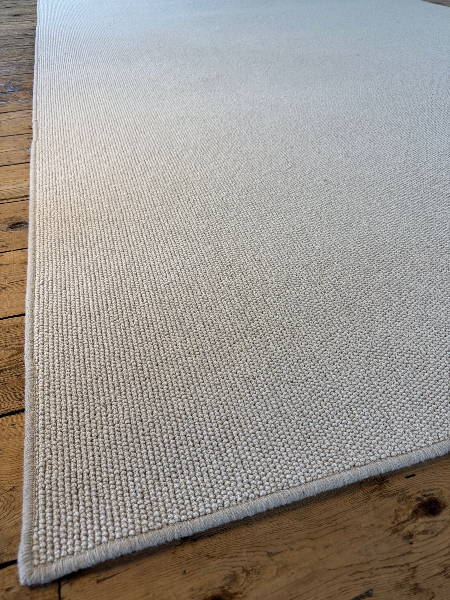 Royal view 100% wool rug 200cm x 300cm