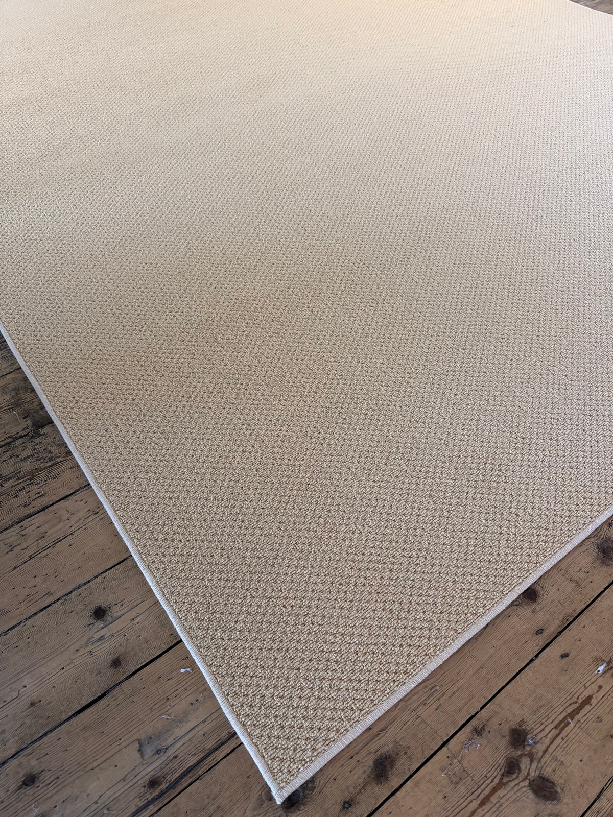 Mustard 100% wool rug 276cm x 330cm