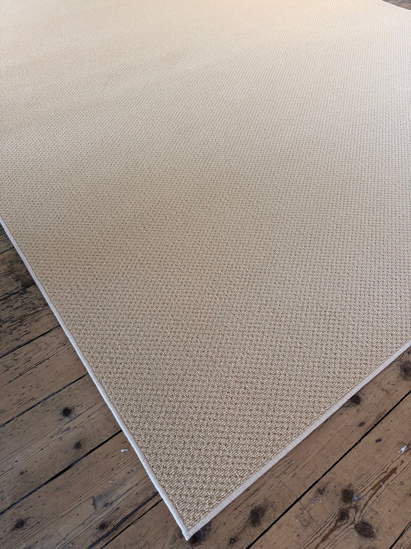 Mustard 100% wool rug 276cm x 330cm