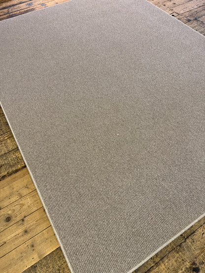 Flaxen 100% wool rug 200cm x 267cm