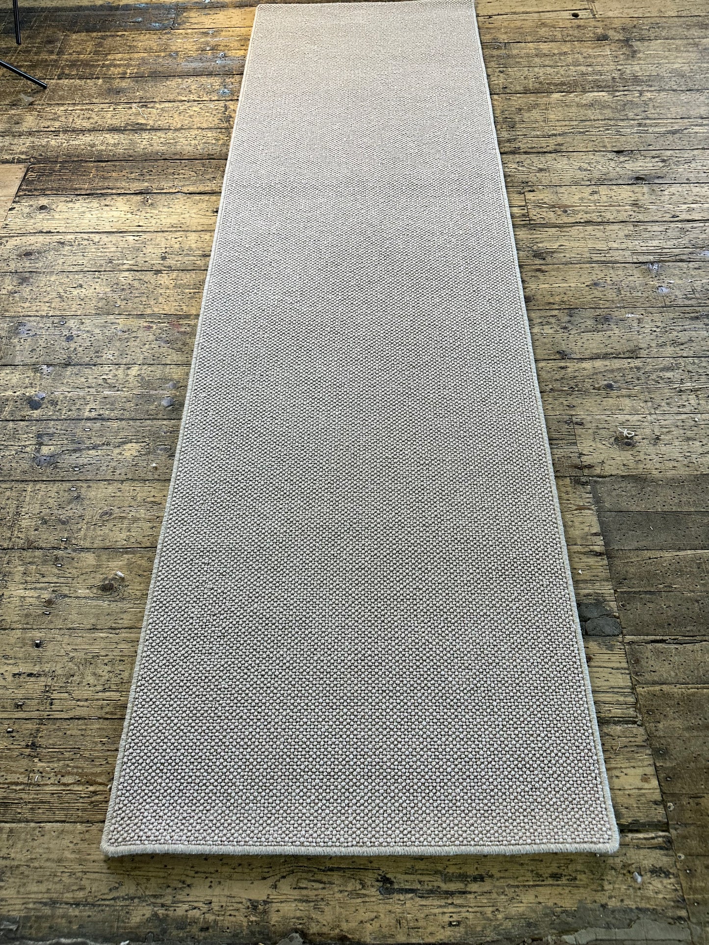 Cinereous 100% wool runner 83cm x 286cm