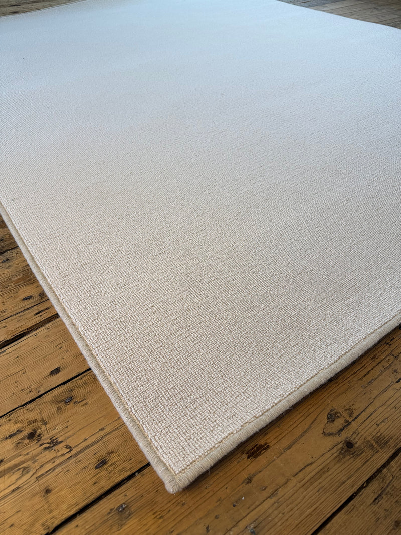 White flake 100% wool rug 200cm x 250cm