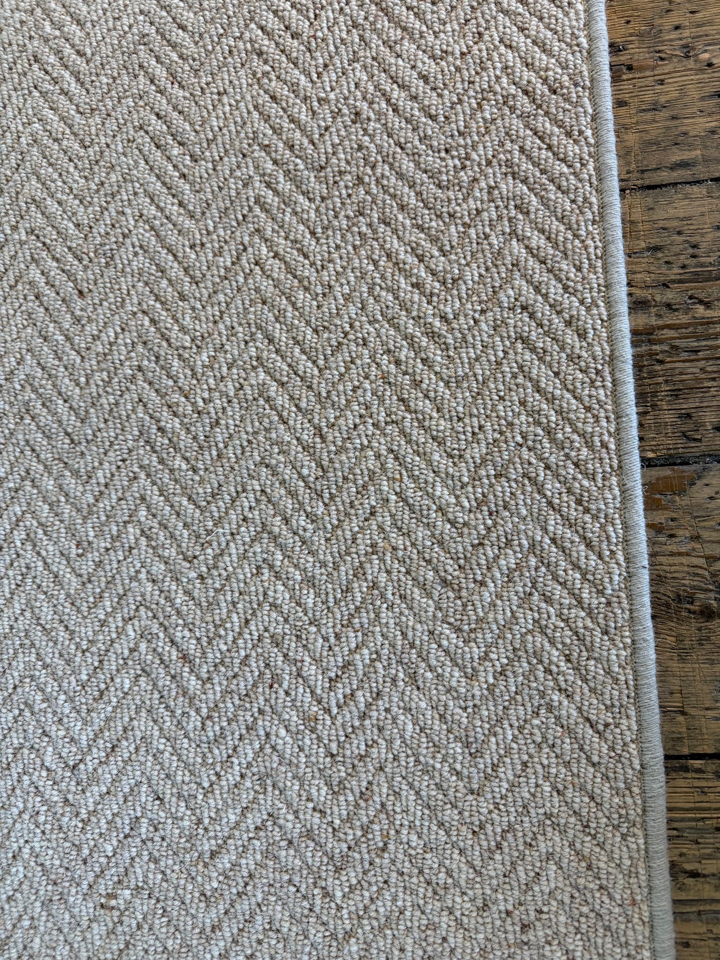 Shortbread herringbone 100% wool rug 155cm x 256cm
