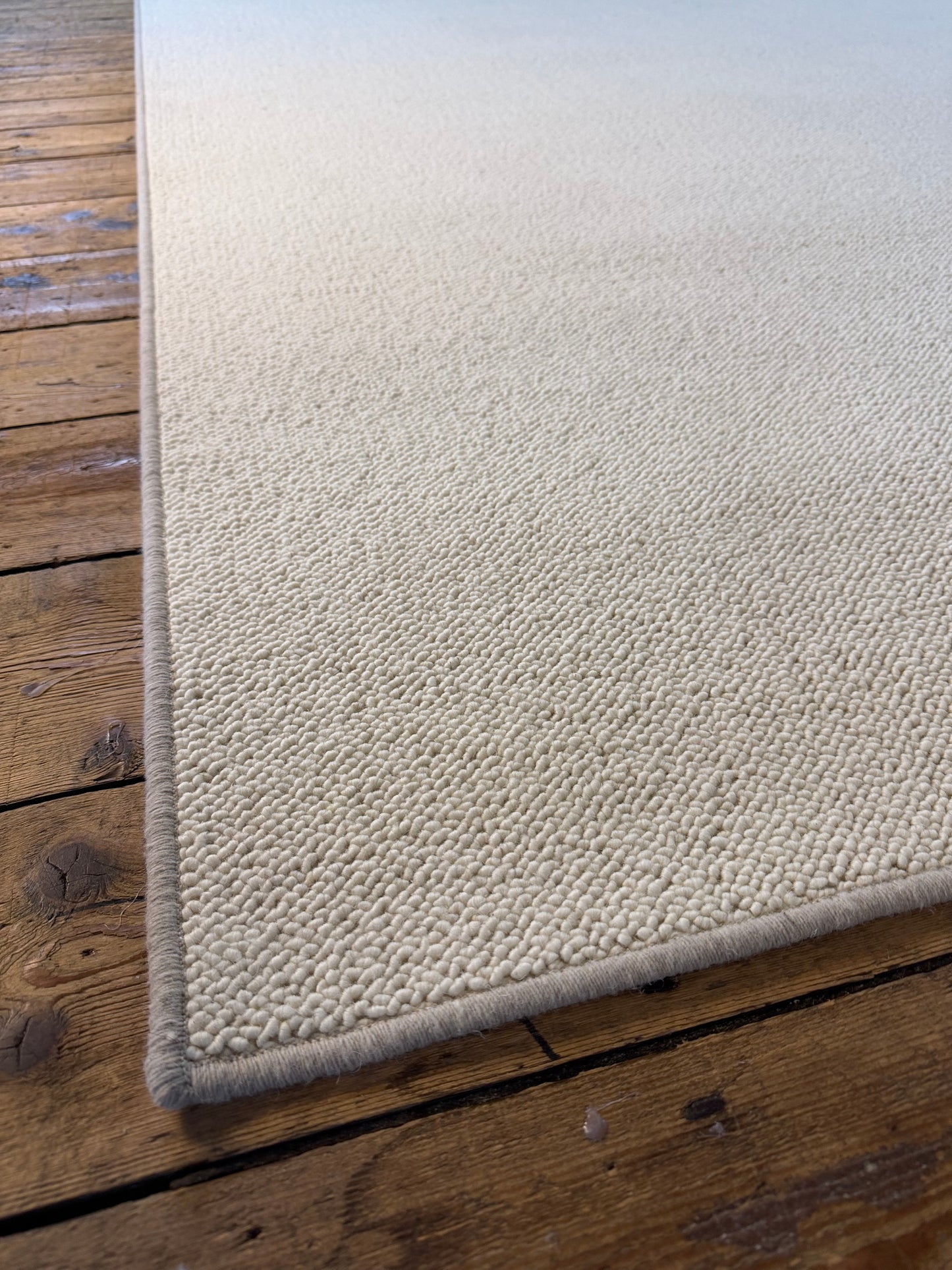 Blanc ivorie 100% wool rug 235cm x 370cm