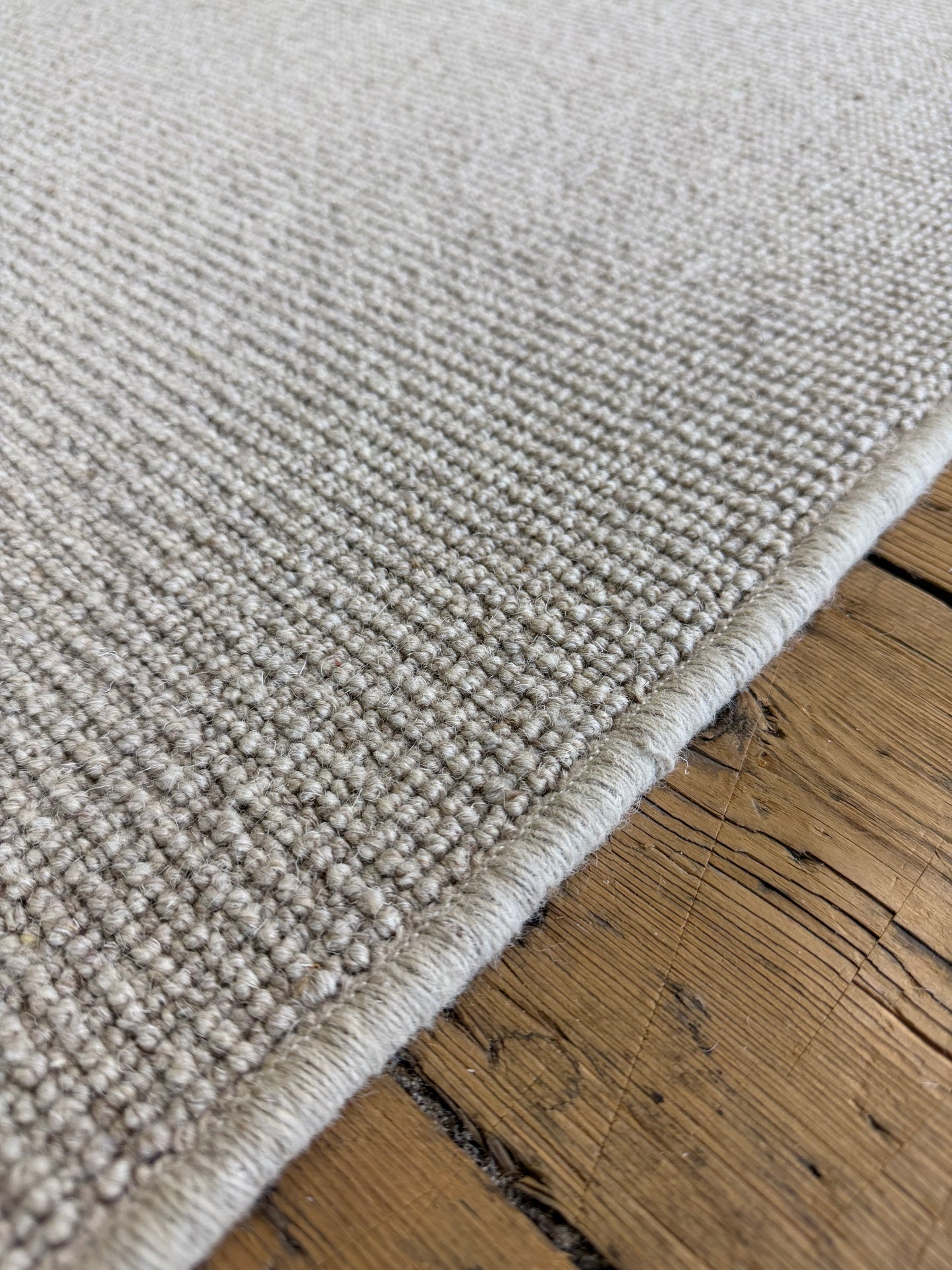Hessian 100% wool rug 200cm x 250cm