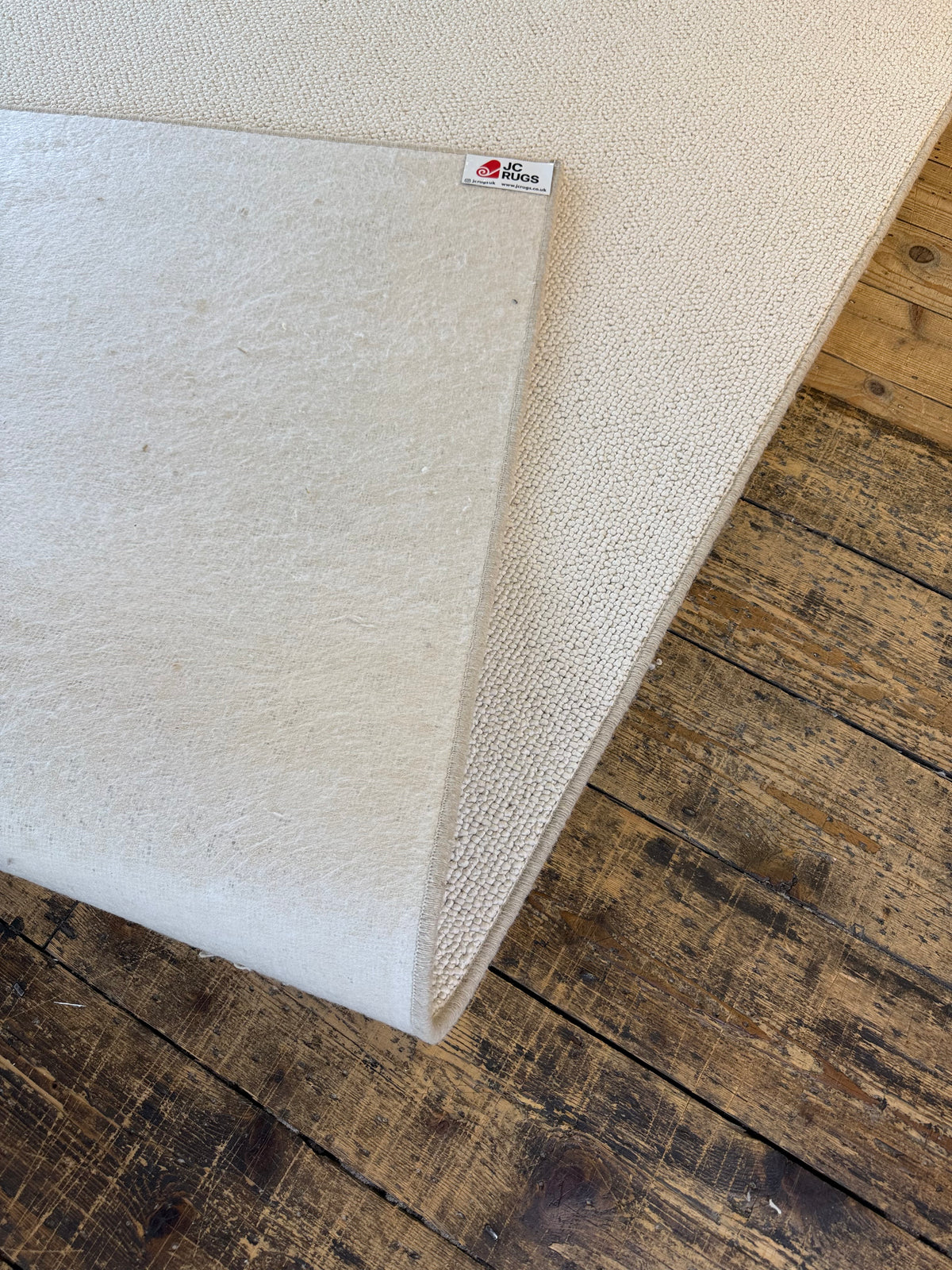 Snow 100% polypropylene rug 210cm x 254cm