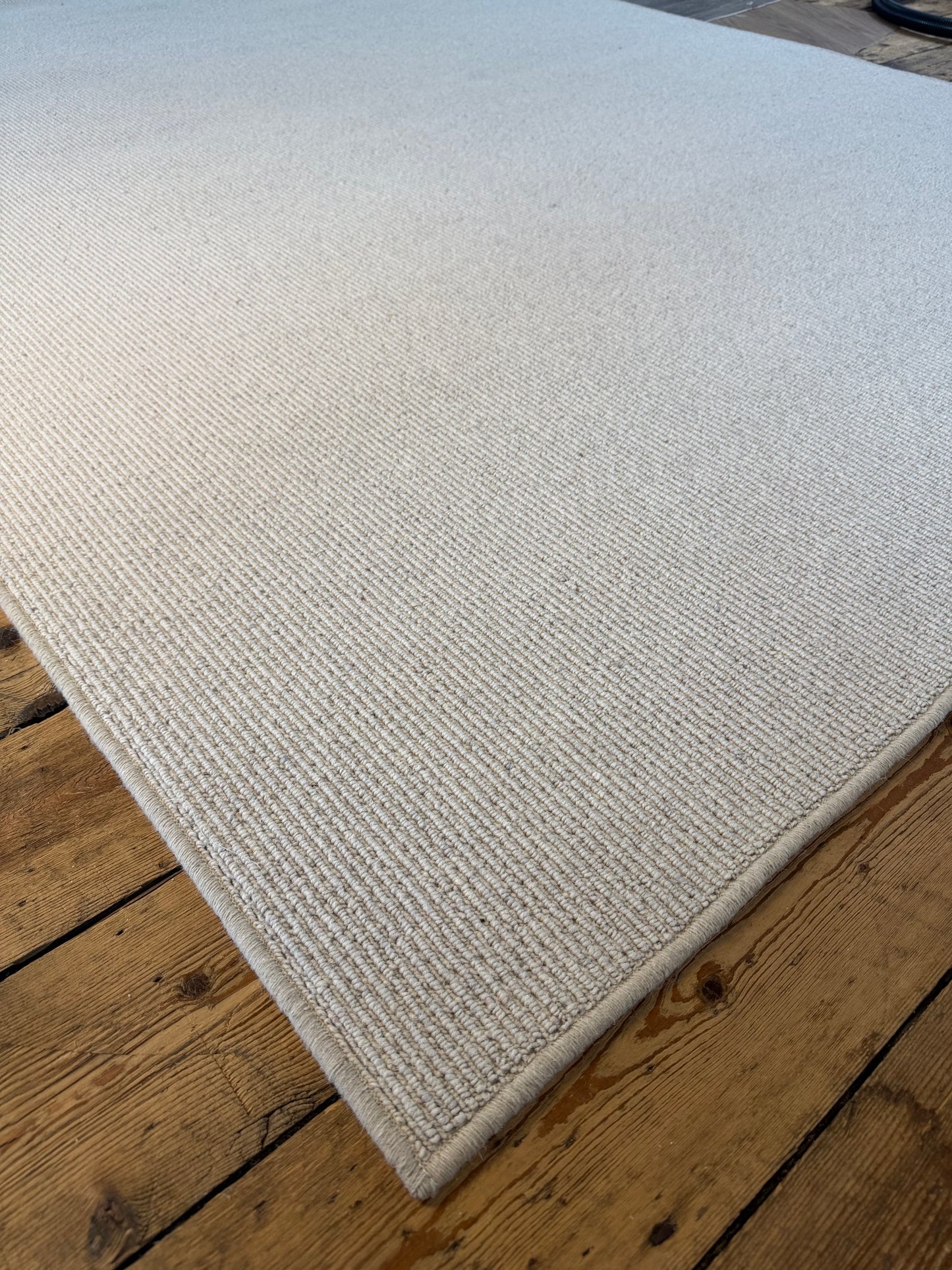 Aran 100% wool rug 200cm x 278cm
