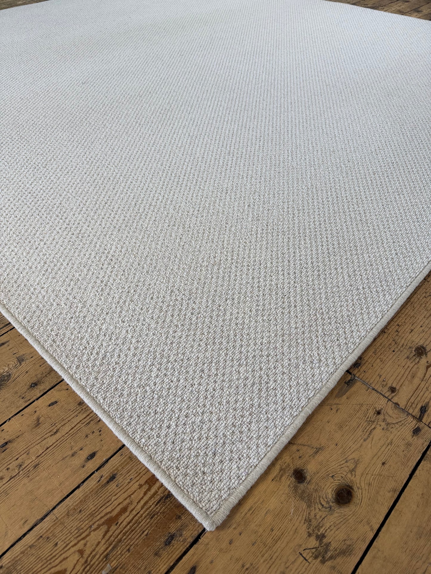 Tones 100% wool rug 260cm x 280cm
