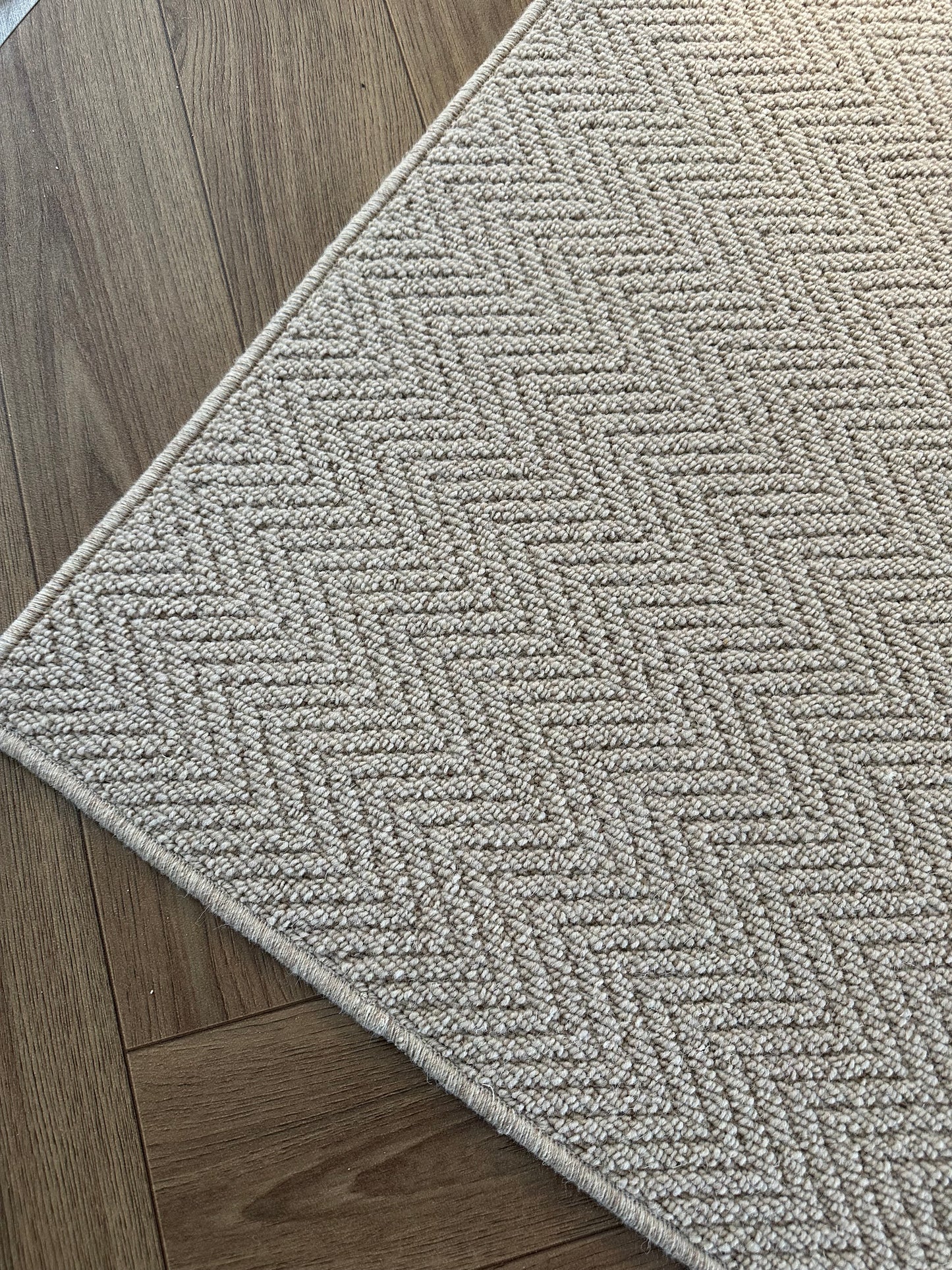 Herringbone 100% wool rug 190cm x 260cm