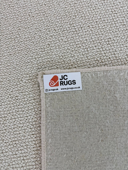 Pearled ivory 100% polypropylene rug 225cm x 357cm