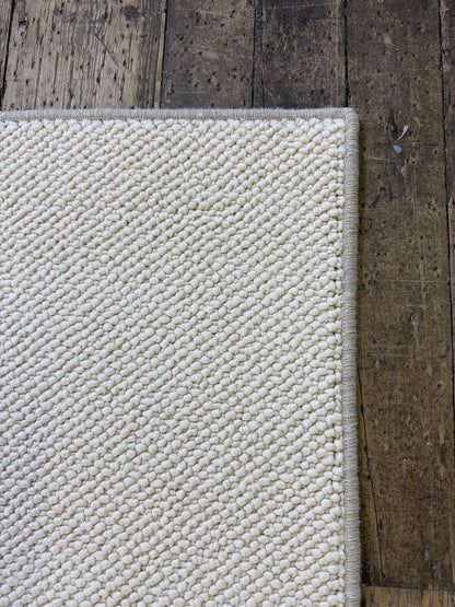 Crème 100% polypropylene rug 250cm x 350cm