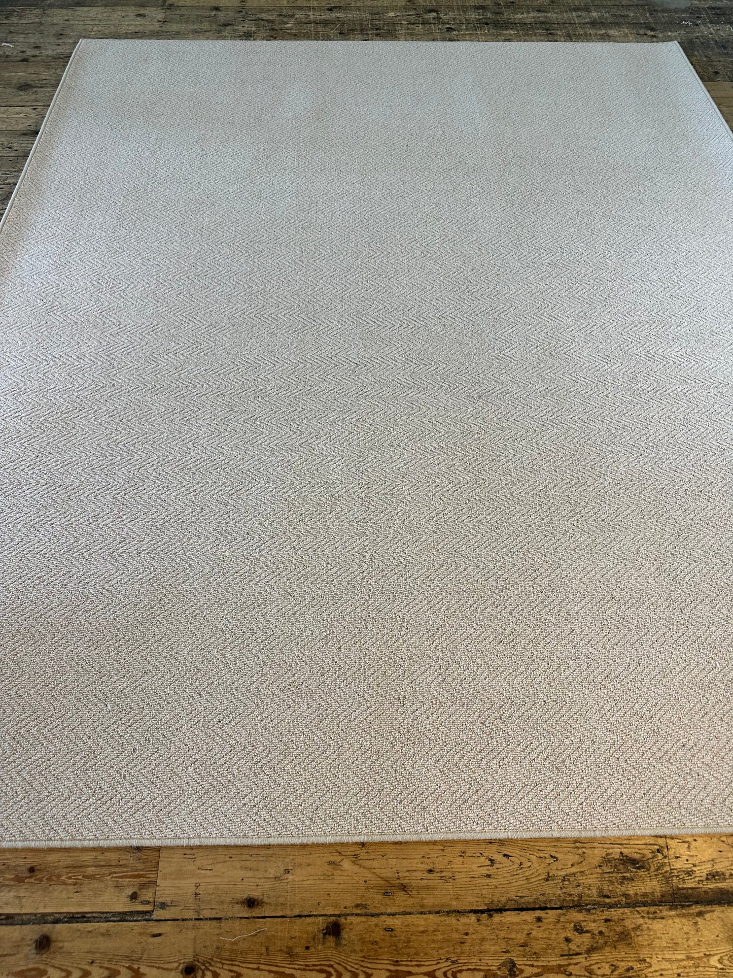 Ecru herringbone 100% wool rug 253cm x 305cm