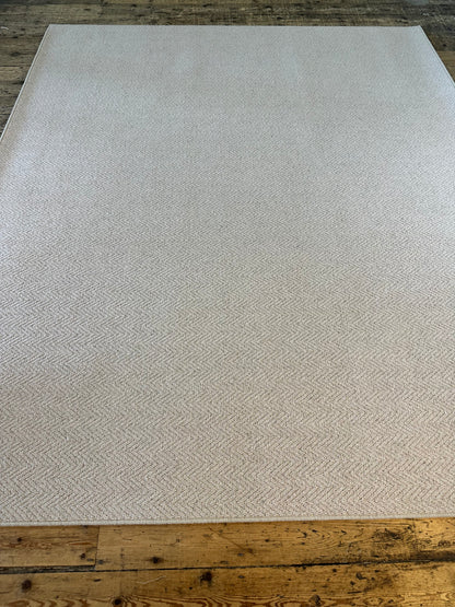 Ecru herringbone 100% wool rug 253cm x 305cm