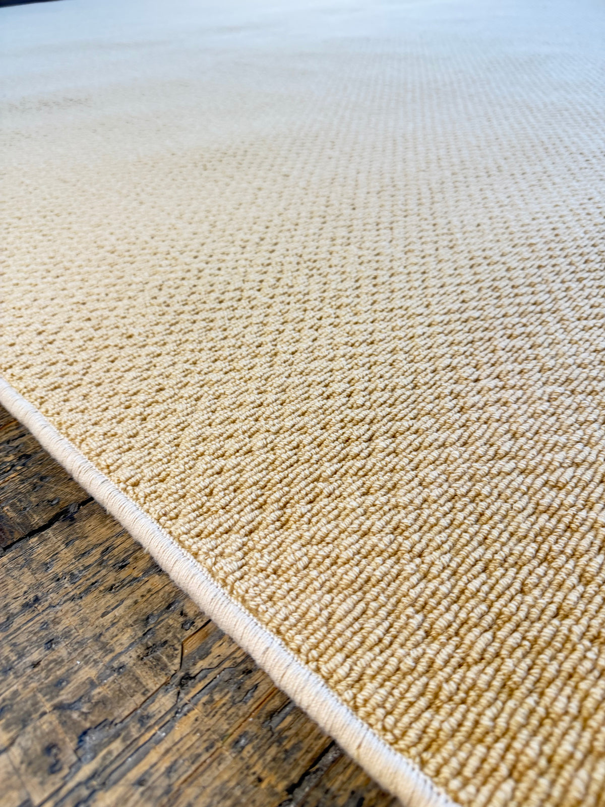 Mustard 100% wool rug 276cm x 330cm