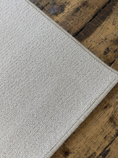 White flake 100% wool rug 200cm x 250cm