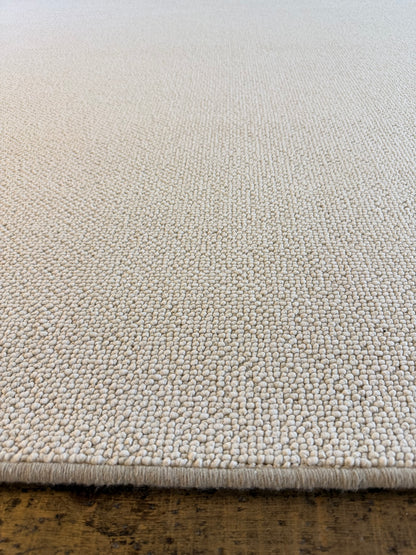 Snow 100% polypropylene rug 210cm x 254cm