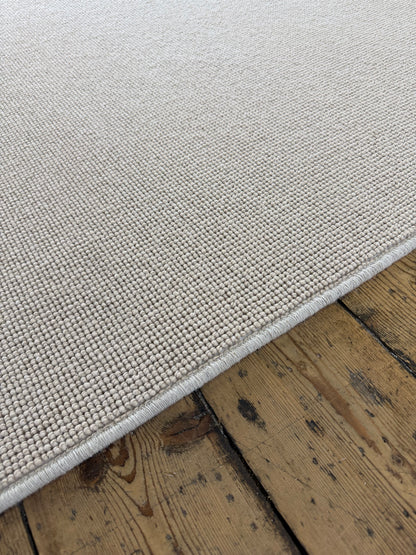 Montadale 100% wool rug 270cm x 400cm