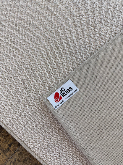 White flake 100% wool rug 200cm x 277cm