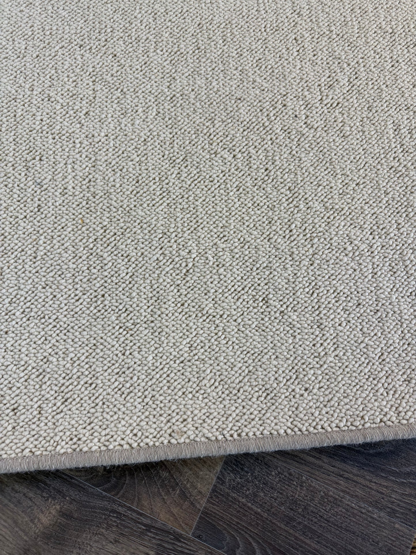 Blanc ivoire 100% wool rug 160cm x 230cm