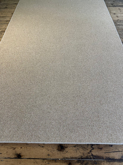 Warm oat 100% wool rug 190cm x 307cm