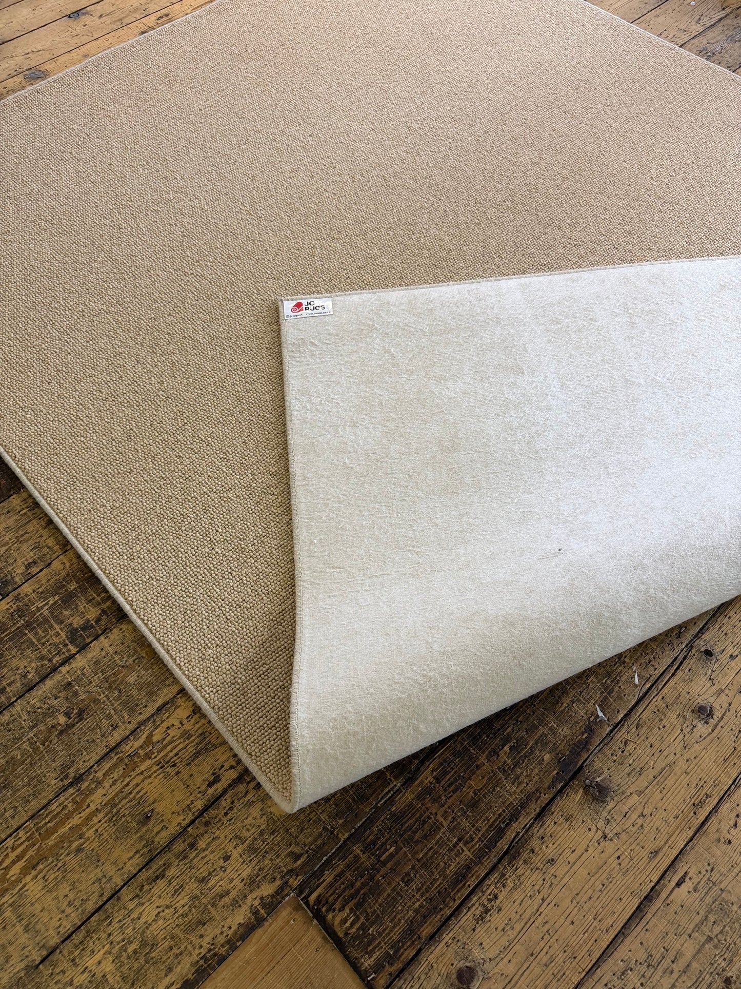 Wheaten 100% wool rug 200cm x 290cm