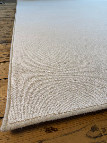 White flake 100% wool rug 200cm x 250cm