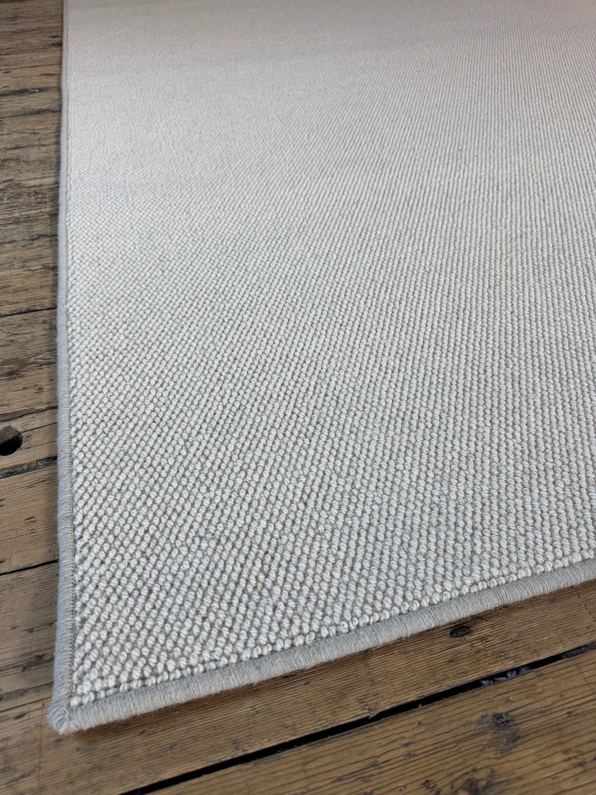 Eagle 100% undyed wool rug 200cm x 250cm