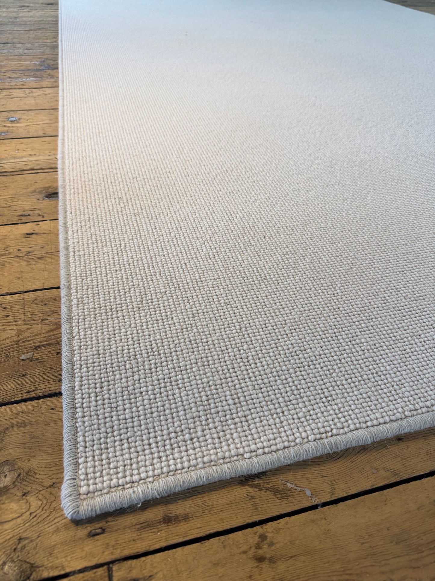 Whisper 100% wool rug 193cm x 290cm