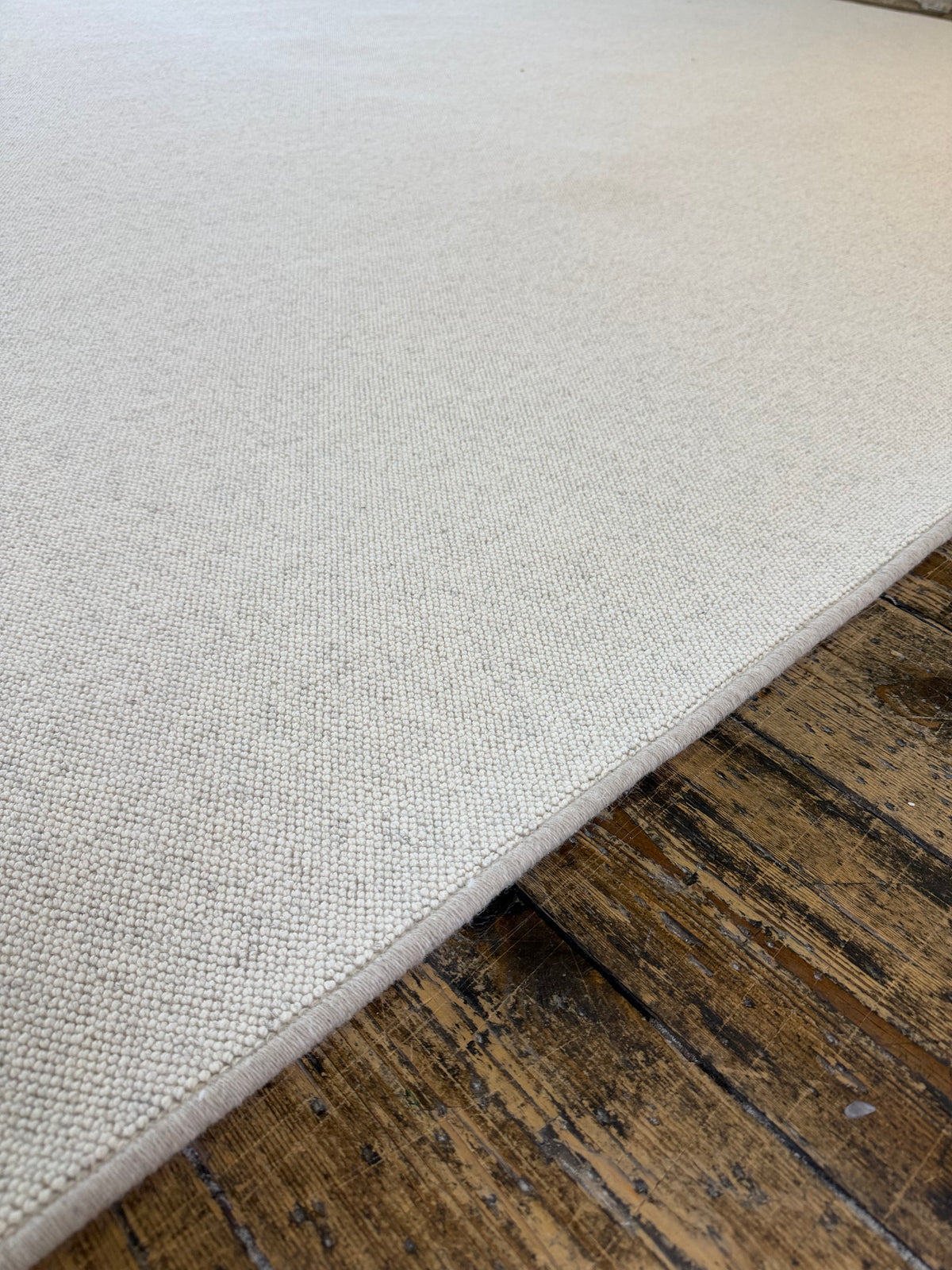 Lapwing 100% wool rug 240cm x 340cm