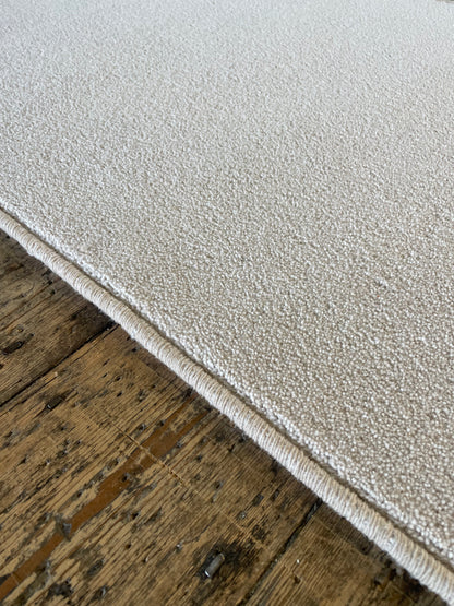 White cream hallway runner 66cm x 211cm