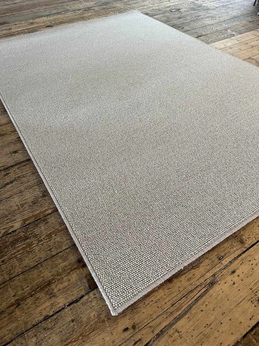 Dove grey 100% wool rug 158cm x 230cm